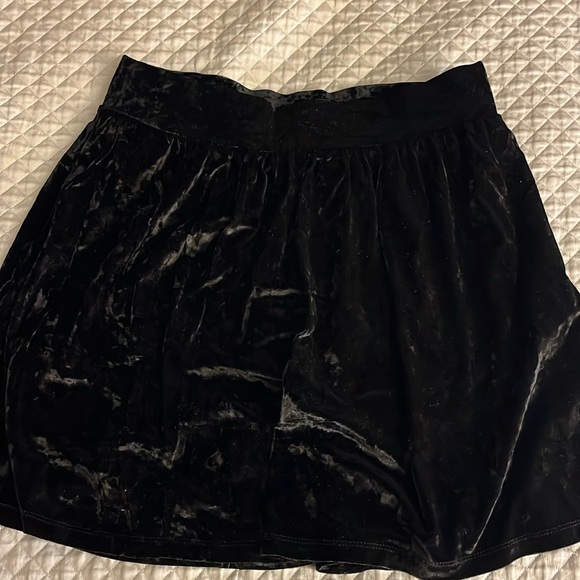 Black Velvet Skirt - Picture 1 of 4